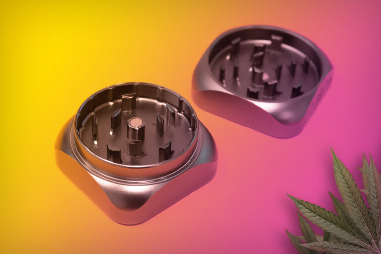Cómo limpiar un Grinder de metal