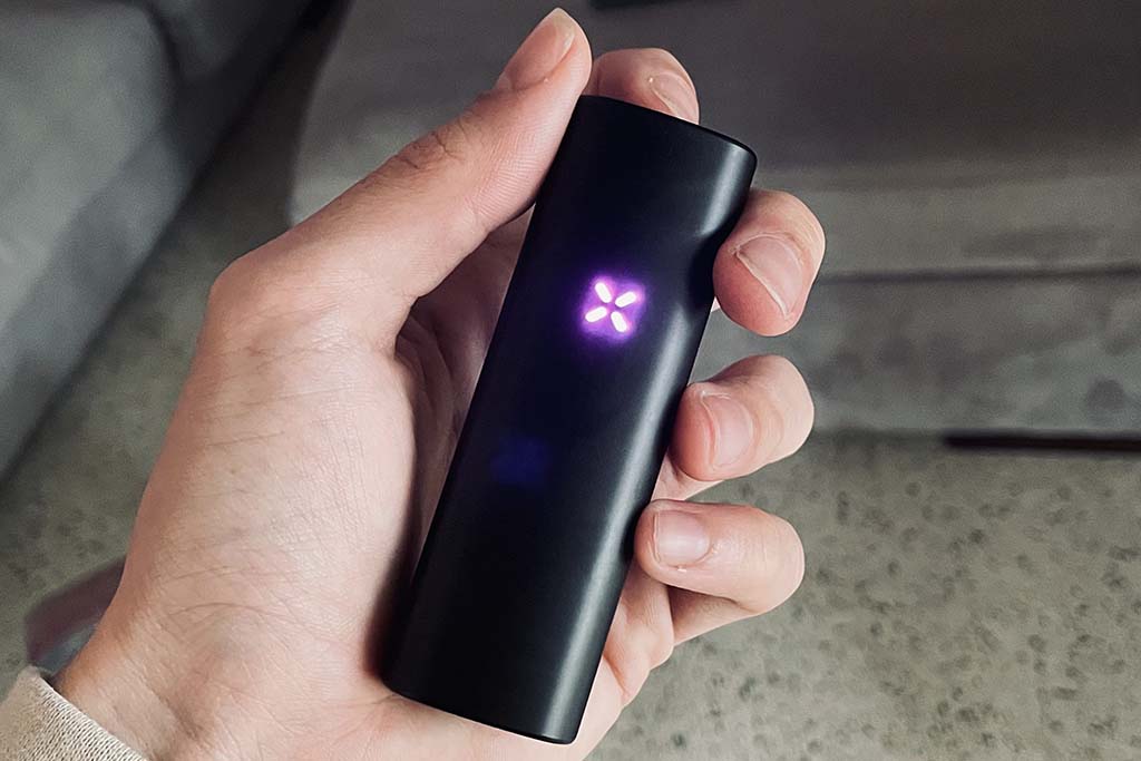 Revisión del mini vaporizador PAX calentándose